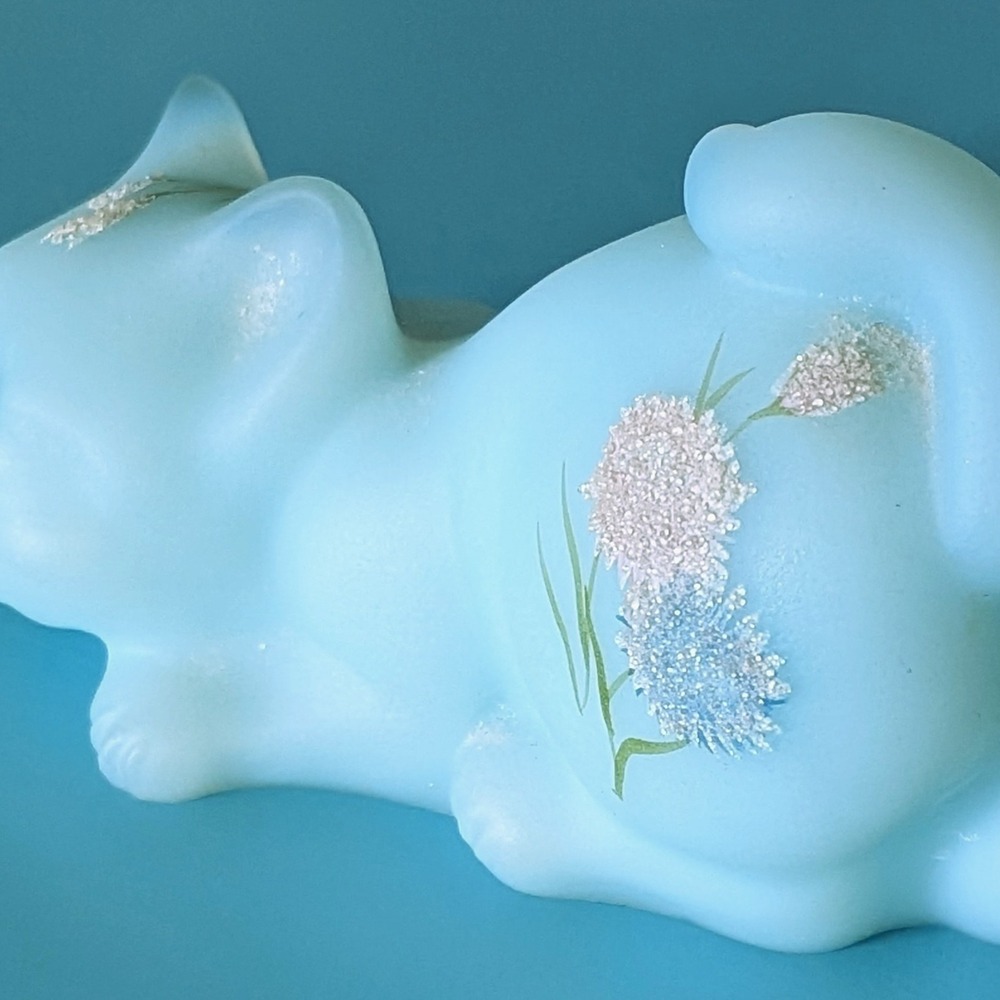 Fenton Blue Satin Glass Cat Figurine Hand Painted Floral T Watson Vintage - Picture 5 of 6
